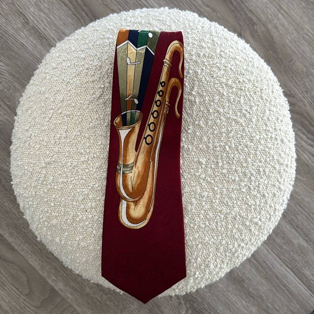 Elegant Burgundy Saxophone Pattern Tie